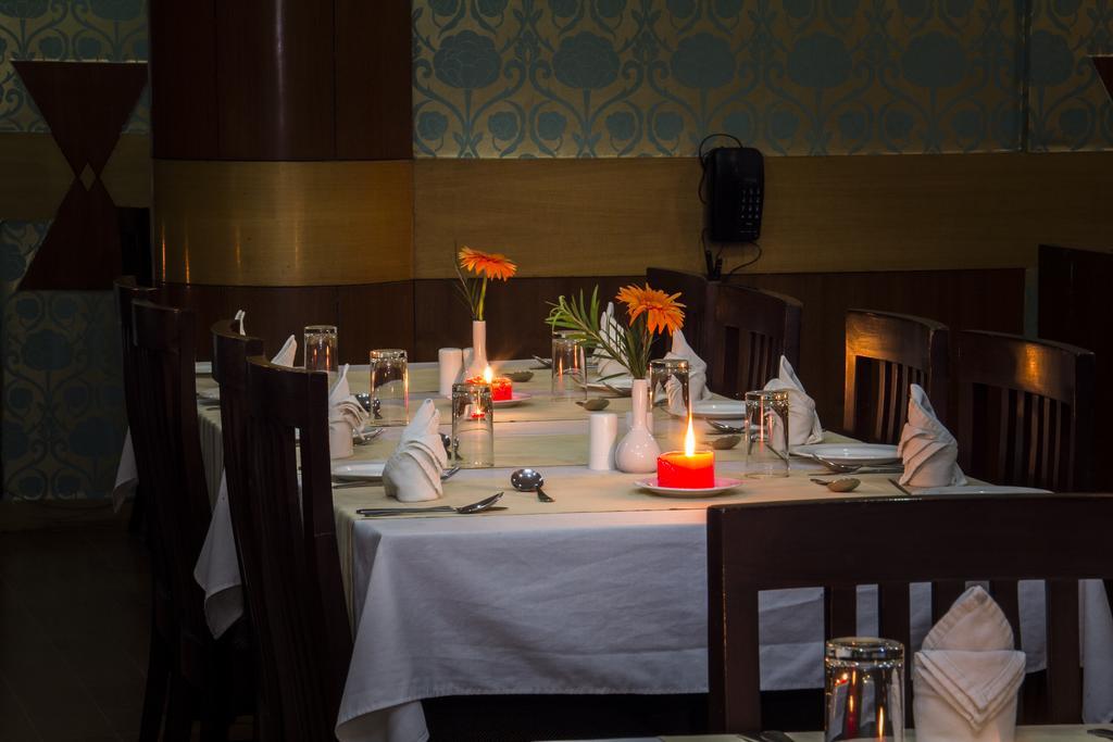 The Presidency Hotel Bhubaneswar Ngoại thất bức ảnh