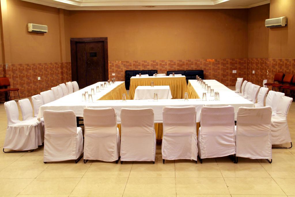 The Presidency Hotel Bhubaneswar Ngoại thất bức ảnh